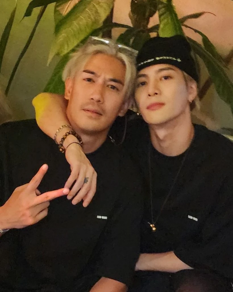 เป๊ก-นิว อวดของขวัญจากพี่แจ็คสัน ยินดีน้องสเปซลืมตาดูโลก